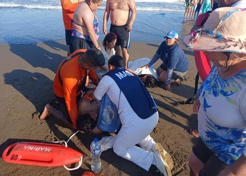 ¡RESCATAN A TURISTAS CHILANGOS EN CHACHALACAS!