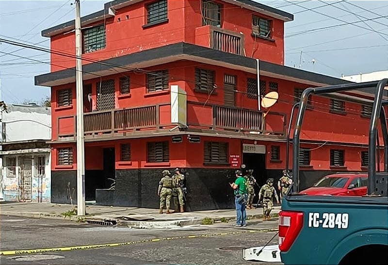 ¡CERCAN HOTEL POR GRITOS Y SUPUESTAS DETONACIONES DE ARMA DE FUEGO!