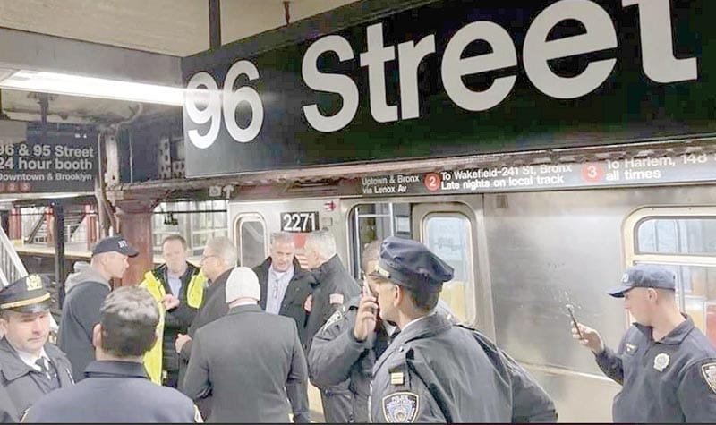 ¡CHOQUE DE TRENES DEL METRO EN NY DEJA 24 HERIDOS!