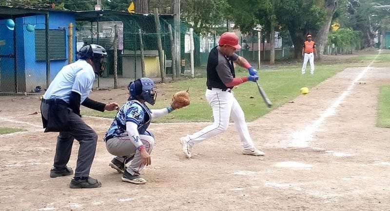 ¡ARRANCA EL SOFTBOL DE PLAYA DE VACAS!