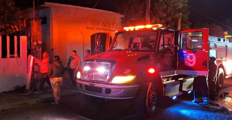 ¡SALVAN A FAMILIA DE MORIR QUEMADA EN INCENDIO!