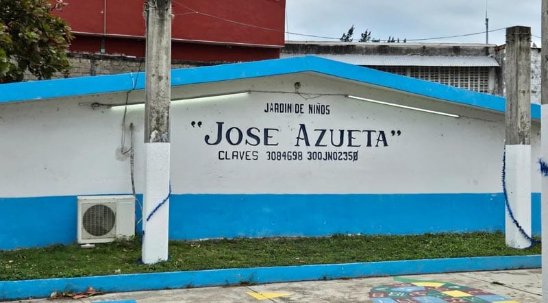 ¡VANDALIZAN KINDER EN LA CÁNDIDO AGUILAR!