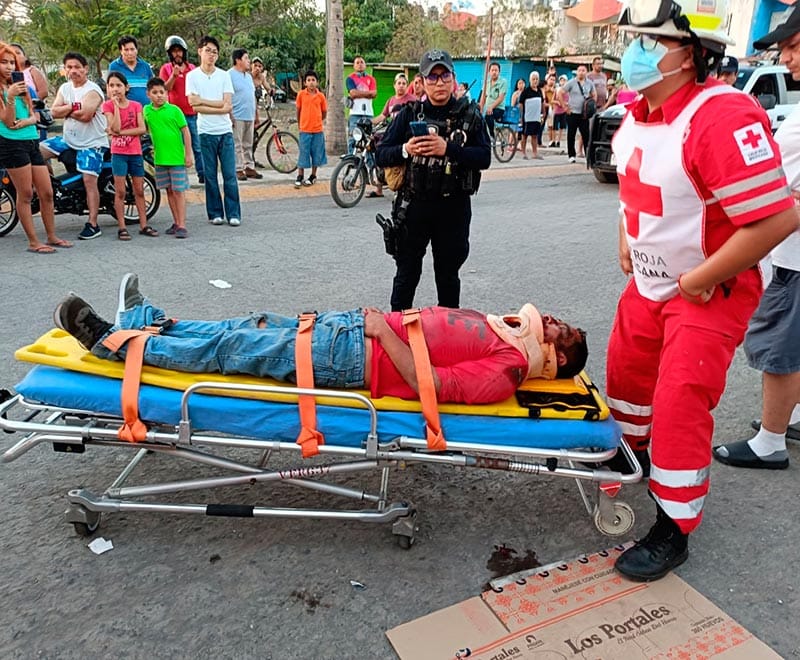 ¡MELESIO TERMINA LA PARRANDA DERRAPANDO EN SU MOTOCICLETA! -*Y GRAVE EN EL HOSPITAL