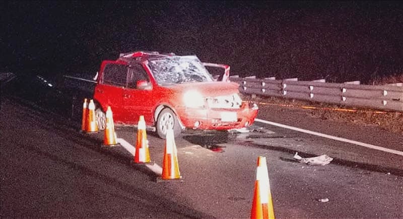 ¡CARRETERAZO: 3 MUERTOS! - UN HOMBRE DE 74 AÑOS, UNA MUJER DE 48 AÑOS Y UN MENOR DE EDAD | - *LA CAMIONETA DONDE VIAJABAN CHOCO CONTRA UN TRACTOCAMIÓN