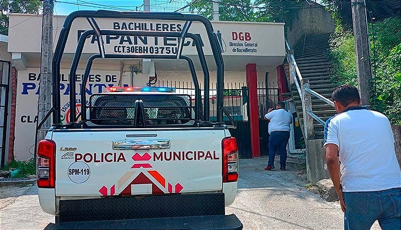 ¡ASALTAN ESCUELA DE BACHILLERES DE PAPANTLA! -SE LLEVAN LOS 150 MIL DE LAS PRE-INSCRIPCIONES