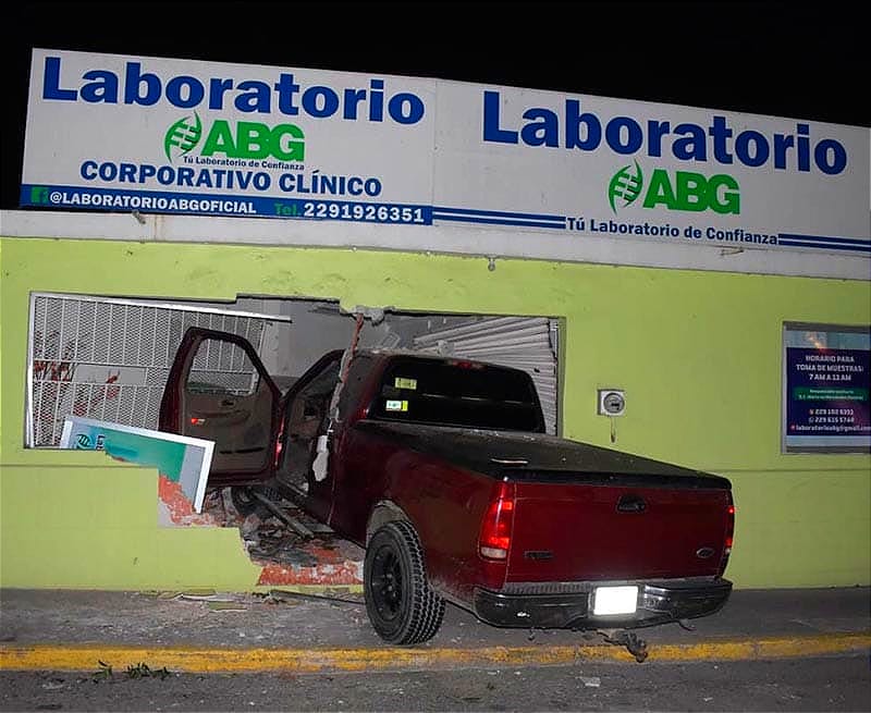 ¡LES LLEVÓ UNA MUESTRA DEL PODER DE SU PICKUP! - |BORRACHÍN SE METIÓ AL LABORATORIO!