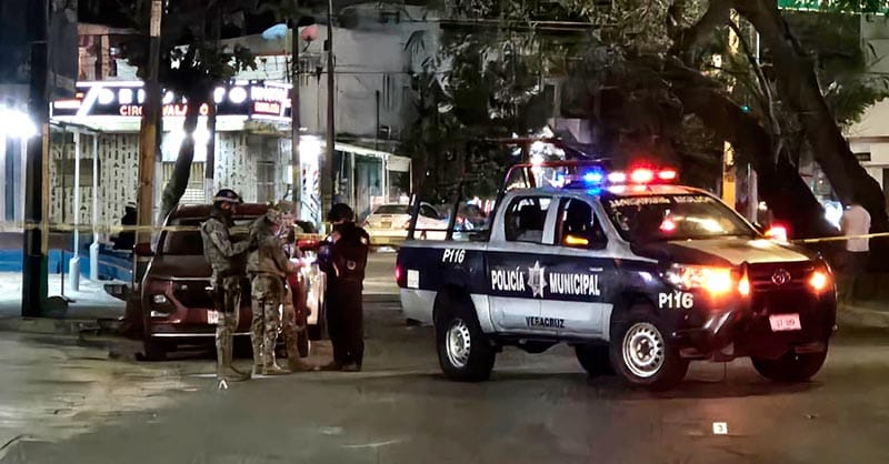 ¡ECHAN TIROS EN LA CALLE! -*Movilizan a la Policía Estatal y Naval