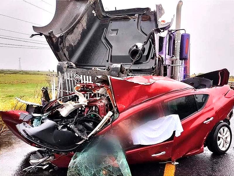 ¡LO EMBISTIÓ UN TRAILER! - |MUERE AUXILIAR DE FISCAL EN CARRETERAZO EN ALVARADO