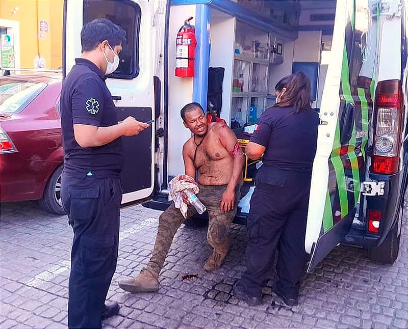 ¡MACHETEADO SE PASEABA POR EL MALECÓN!