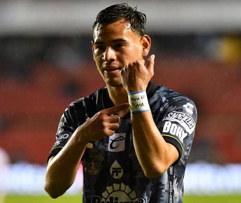 ¡GALLOS RECUERDA AL ‘PUMA’ CHÁVEZ Y DIVIDE ANTE NECAXA! - “PARA TI, PUMA”...