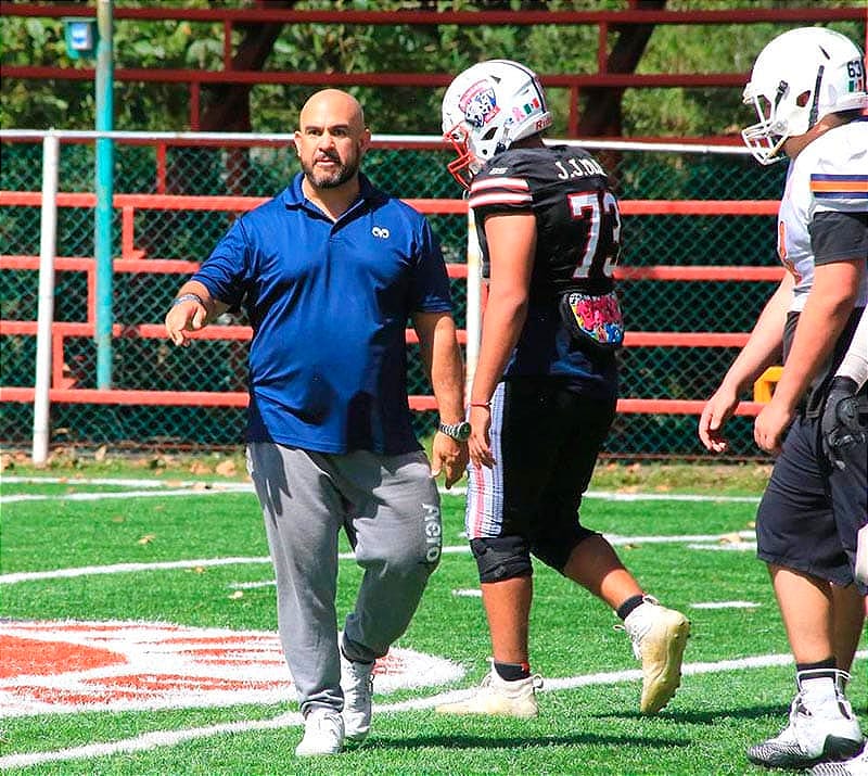 ¡IMPARTEN COMPLETA CLÍNICA DE FUTBOL AMERICANO! -Al staff de coacheo de los Mexicah