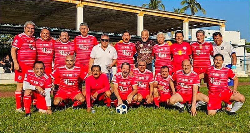 ¡CAMPEONES MAGISTERIALES 2024! -Dentro de la categoría veteranos 50 y más, los dirigidos por el Profesor Cobos y Paco Copado...