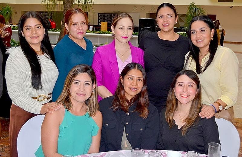 DESAYUNO SORPRESA PARA  MARIANA MEDINA CHÁVEZ!