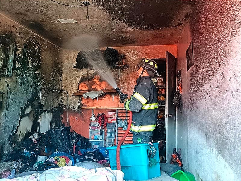 ¡EL VENTILADOR LE PRENDIÓ LA TIENDITA! - EN EL INFONAVIT RÍO MEDIO