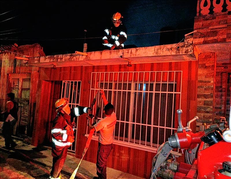 ¡INCENDIAN OTRA CASA ABANDONADA!