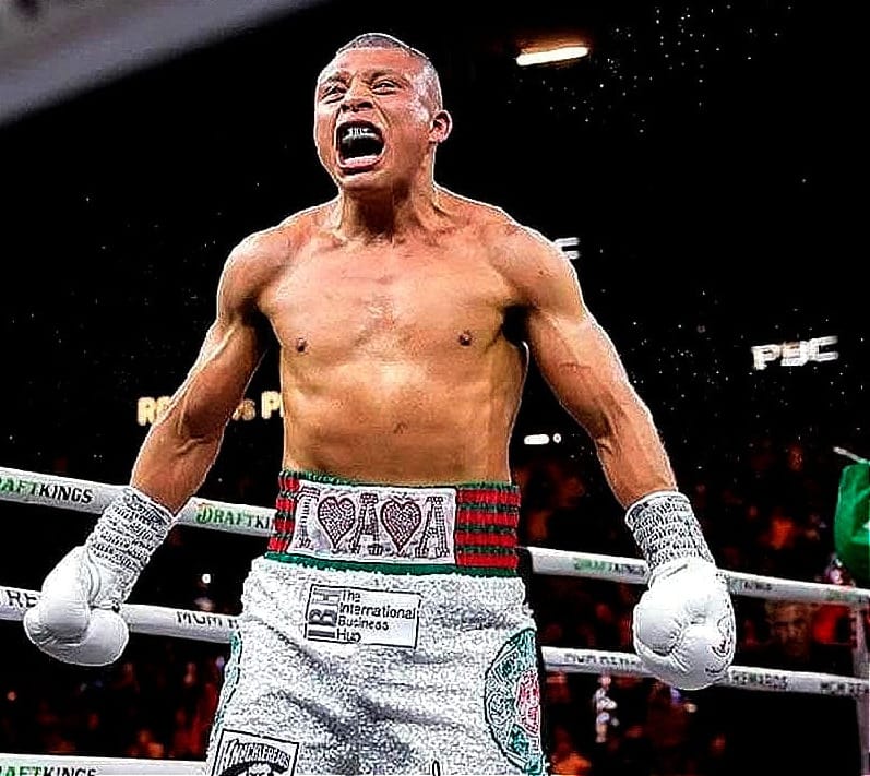 ¡ISAAC CRUZ NUEVO CAMPEÓN SUPERLIGERO DE LA AMB!