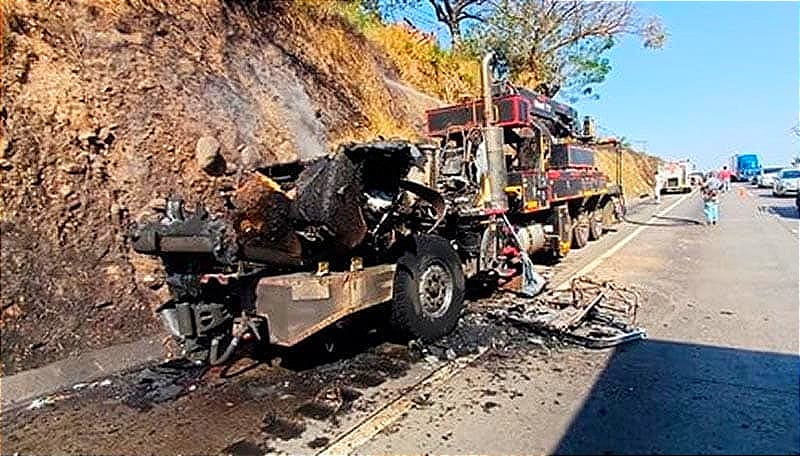 ¡SE INCENDIA EN LA CÓRDOBA-VERACRUZ! - LE EMPEZÓ A SALIR HUMO DEL COFRE