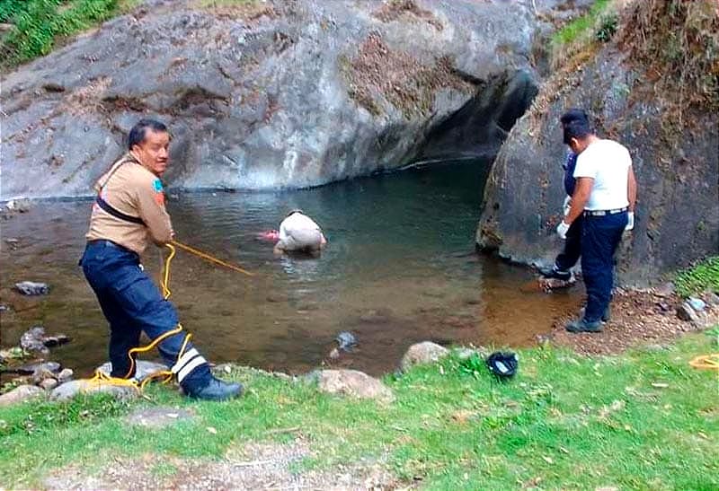 ¡MUERE AHOGADO AL CAER EN UNA POZA! - EN XICO