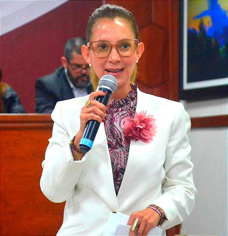 ¡SE ENOJA ANA MIRIAM CONTRA ALUMNO DE LA U. DE XALAPA!