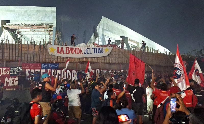 ¡AFICIÓN CELEBRA EL 81 ANIVERSARIO DE LOS TIBURONES ROJOS, EN CARAVANA! - *A pesar de que ya no existe en el Futbol Mexicano desde el 2019, no olvidan los colores del Veracruz