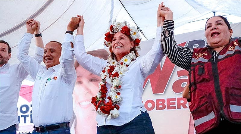 ¡HASTA CON MARIACHIS! - *Le Cantan Las Mañanita en Ciudad Mendoza