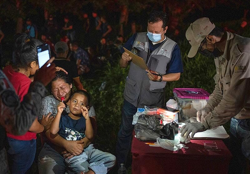 ¡COLECTIVO DE FOTÓGRAFOS DE AP GANA EL PULITZER!