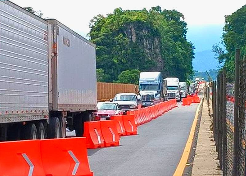 ¡MÁS ASALTOS EN AUTOPISTA! - *Aprovechan la Reparación del Puente Metlac *Que va para el año y no terminan *Zona que da como para tres puentes