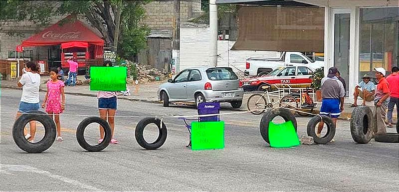 ¡BLOQUEAN OTRA VEZ J.B. LOBOS!