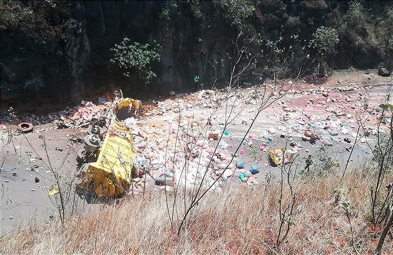 ¡CAYÓ A UN BARRANCO EN MALTRATA!