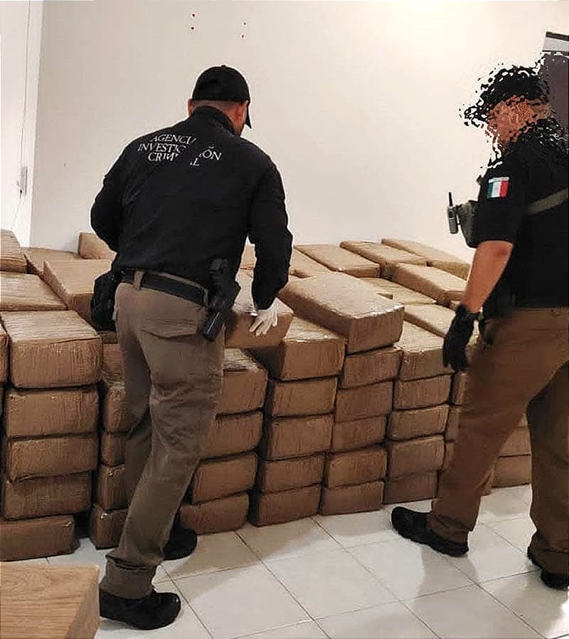 ¡DECOMISAN 700 KILOS DE DROGA EN TUXPAN! - *CATEO EN UN INMUEBLE QUE FUE ASEGURADO POR LA FGR