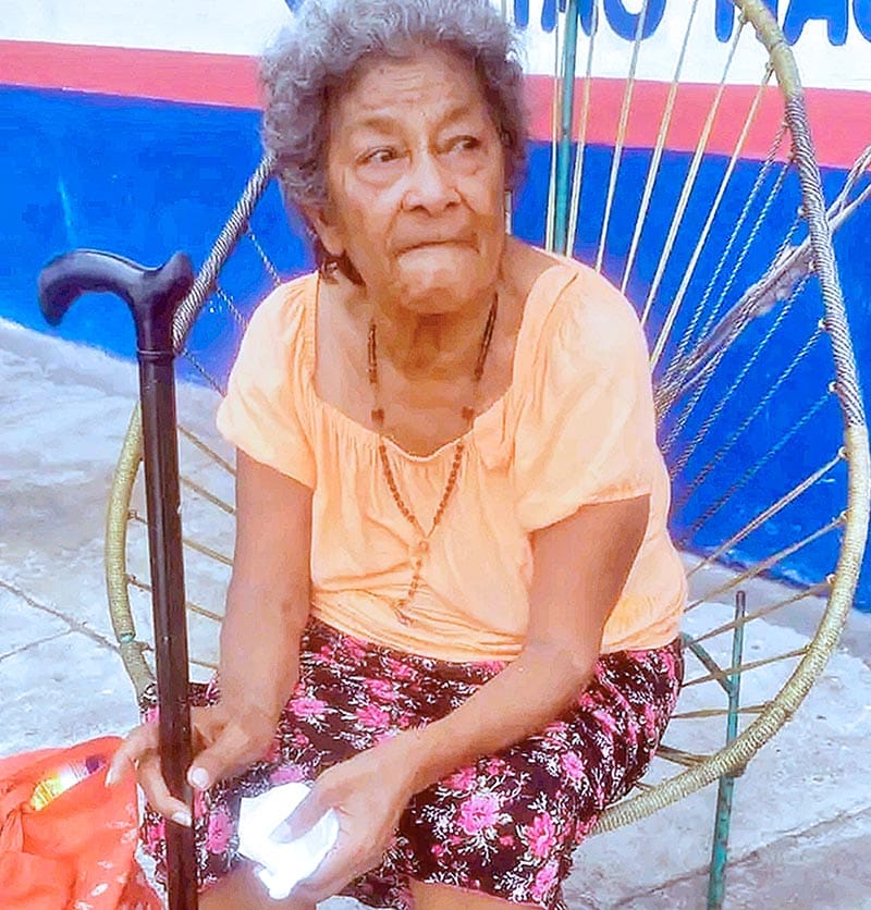 ¡RESGUARDAN A DOÑA PILAR QUE ANDABA PERDIDA EN LA COLONIA MANANTIAL!