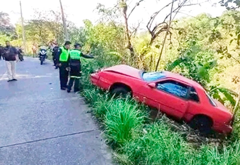 ¡VOLANTAZO LE SALVÓ LA VIDA! - CASI CHOCA DE FRENTE CONTRA AUTOBÚS