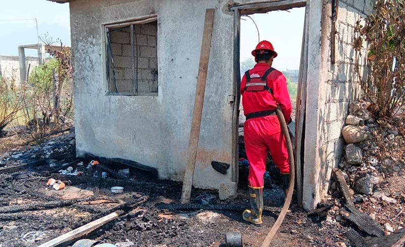 ¡INCENDIO DEJA SIN CASA A FAMILIA! - NO HUBO QUEMADOS NI INTOXICADOS