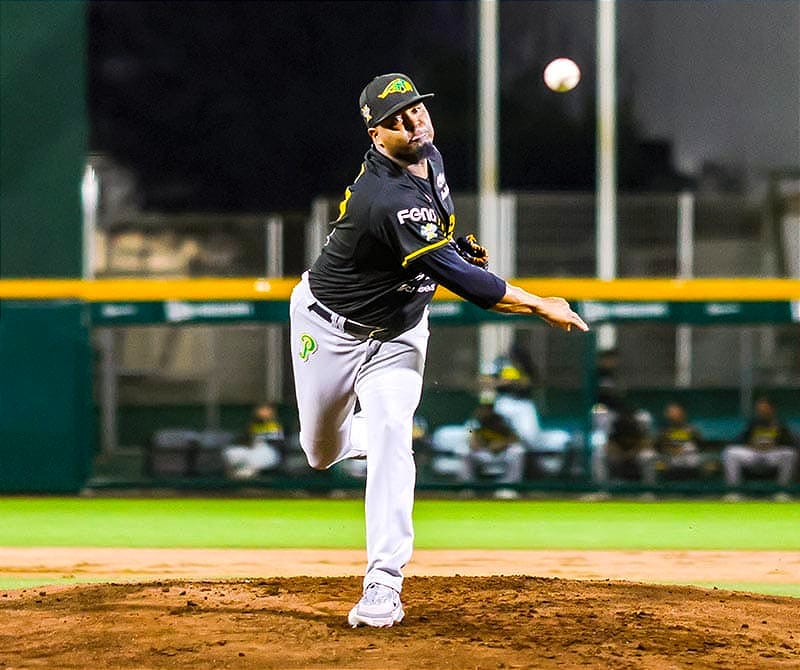 ¡“EL COCO” DEL ÁGUILA! - *A base de cuadrangulares la escuadra poblana gana el primero de la serie