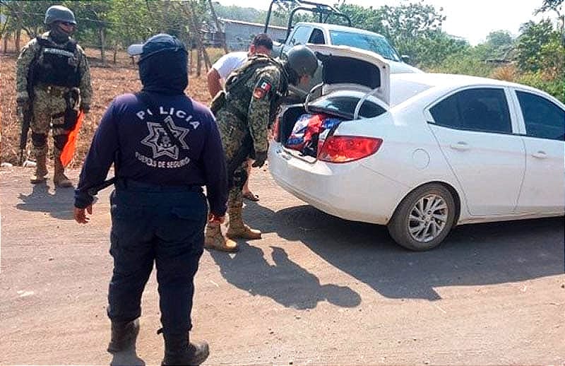 ¡SACAN A LOS “RAMBOS” DE LA SSP! - DETIENEN AL HIJO DE LA ALCALDESA DE SANTIAGO TUXTLA