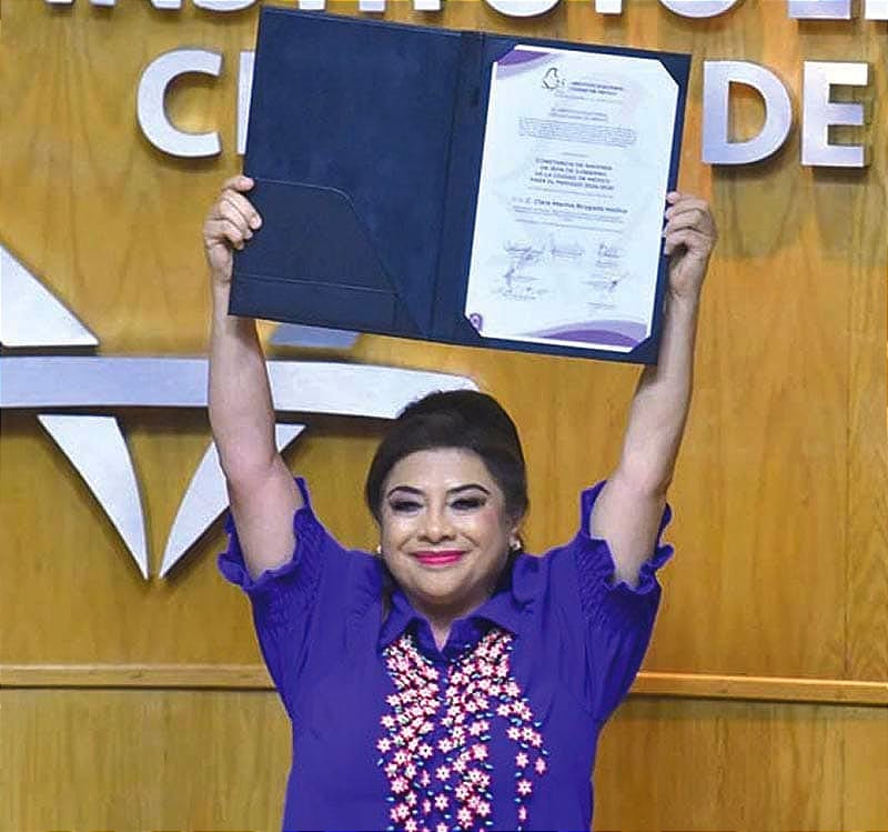 ¡CLARA BRUGADA RECIBE CONSTANCIA DE MAYORÍA!