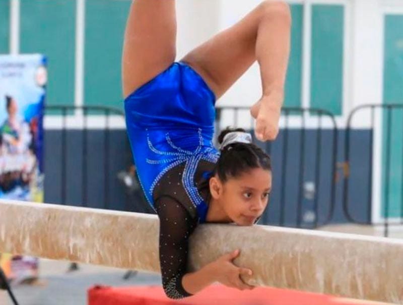 ¡EN ACCIÓN KARATE Y GIMNASIA ARTÍSTICA!