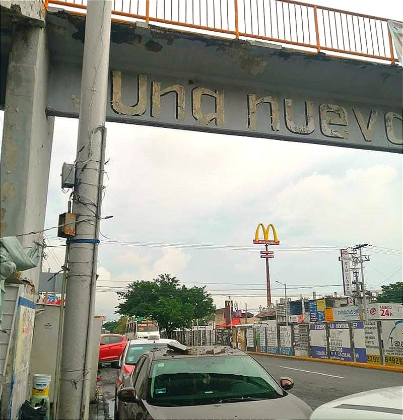 ¡SE DESCASCARA PUENTE PEATONAL DEL IMSS! - Avenida Cuauhtémoc