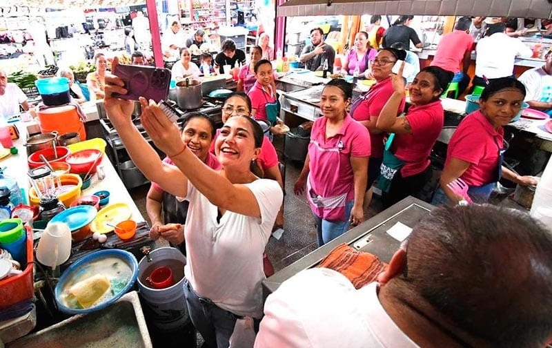 ¡ANILÚ ANDA POR TODOS LADOS! - *Ahora fue al mercado Unidad Veracruzana