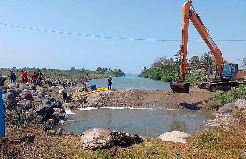 ¡LE DRAGAN EL CANAL A ALVARADO! - *LA MARINA REALIZÓ LAS OBRAS