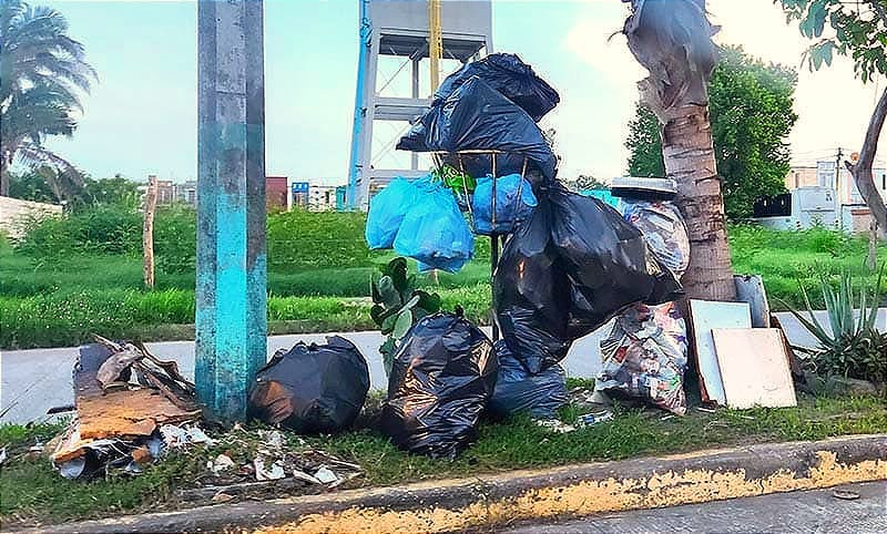 ¡TERMINÓ LA HUELGUITA DE LIMPIA DE ISLEÑO!