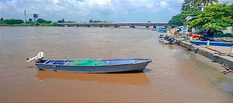 ¡DESAPARECE LA PLAYITA DE BOCA DEL RÍO! - *Preocupa a los pescadores el tapón que se registra en la bocana