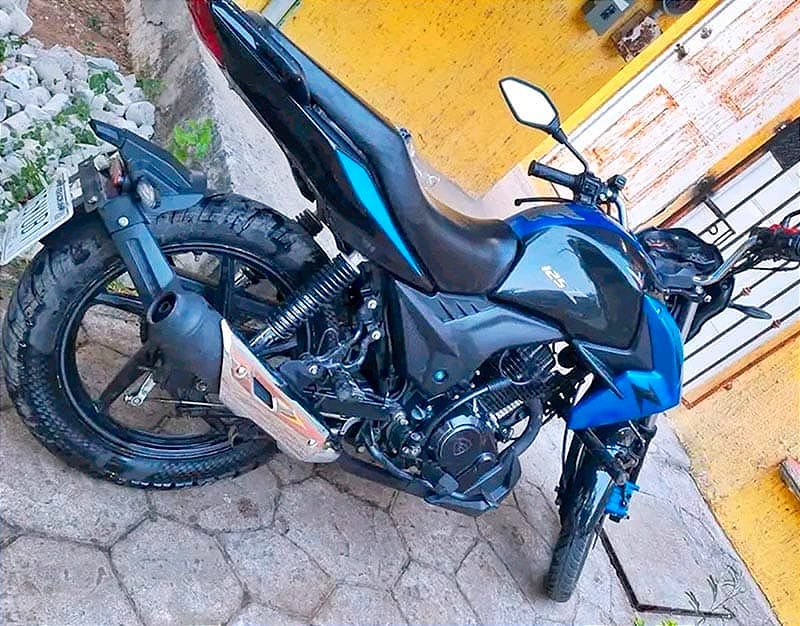 ¡ROBAN SUPERMOTO EN PLAZA EL DORADO!