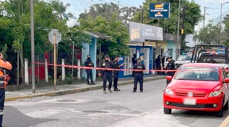 ¡EJECUTADA EN EL BAR! - *La hija menor de la víctima se asustó por la detonaciones y de inmediato corrió para buscar a su madre