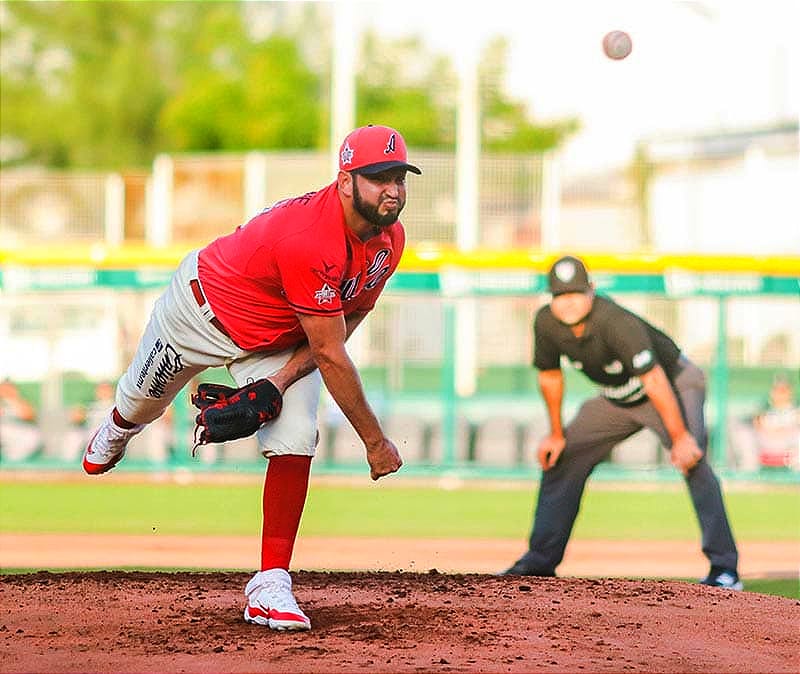 ¡“EL REY” DAVID DE LUJO! - *El pitcher del Aguila David Reyes lanzó toda ruta