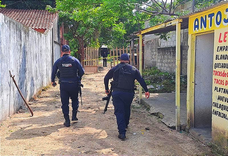 ¡DOS EJECUTADOS EN LAS CHOAPAS! - *“El Menudecia” cayó muerto por los disparos y el otro muchacho trató de correr pero fue alcanzado por las balas