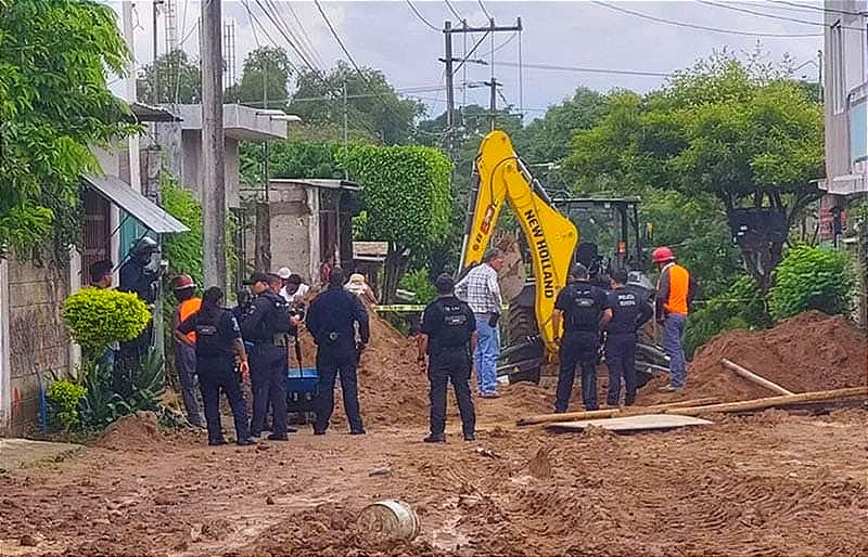 ¡SEPULTADO Y ASFIXIADO POR ALUD DE TIERRA! - TRABAJABA DENTRO DE UNA ZANJA DEL DRENAJE