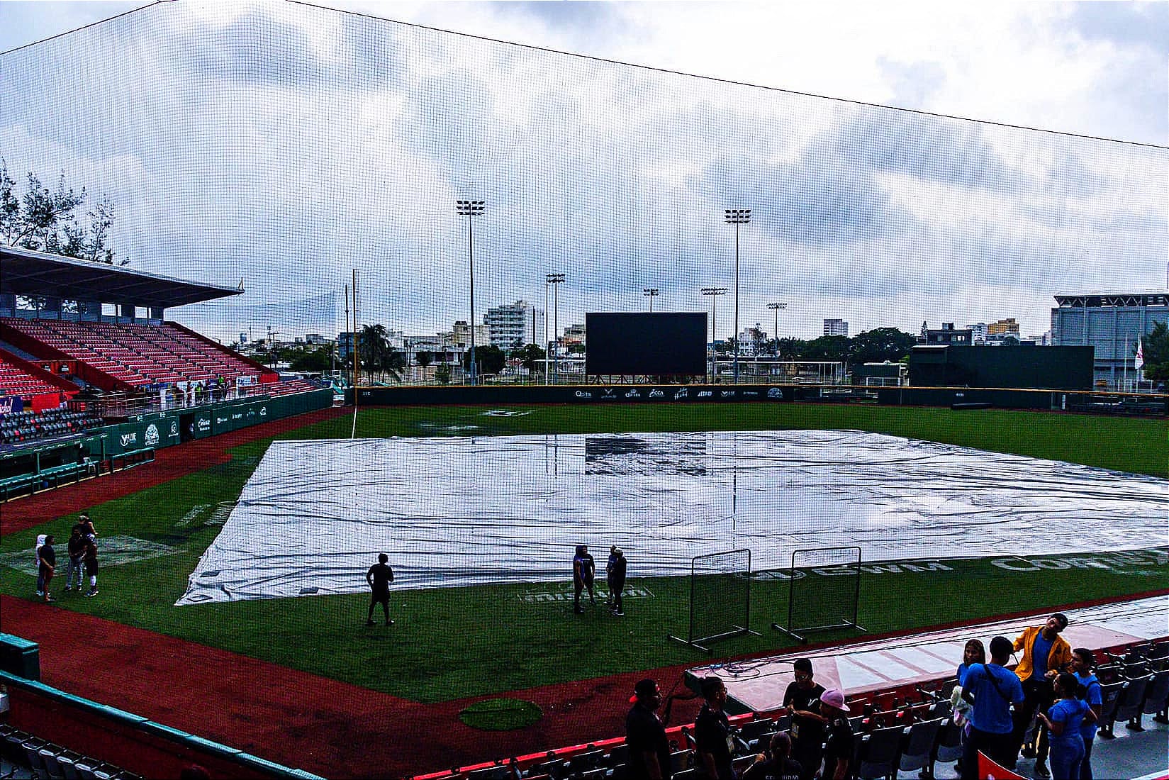 ¡LA LLUVIA NO HA DEJADO JUGAR AL ÁGUILA Y A LOS CONSPIRADORES!