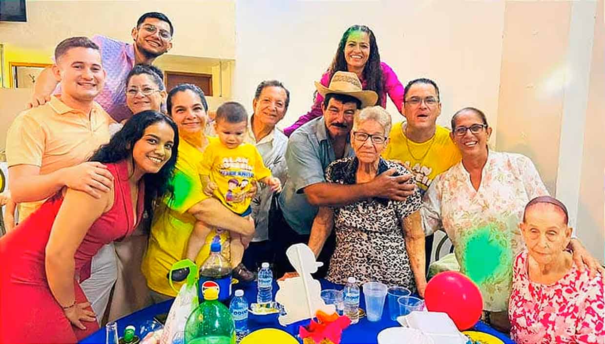 EDRA MORA CELEBRANDO SUS 83 AÑOS DE VIDA!