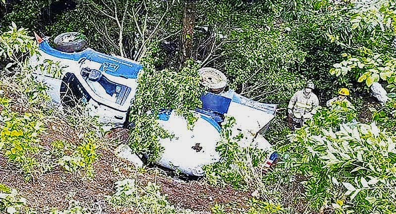 ¡“VOLÓ” LA PIPA! - *Cayó a un barranco en San Andrés Tuxtla